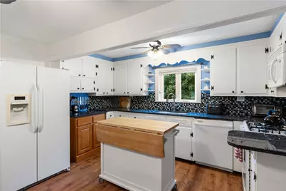 8 Wheeler Avenue, Bristol, RI 02809 - Photo 6