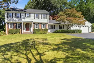 33 Old Oak Dr, Warwick, RI 02886 - Photo 1