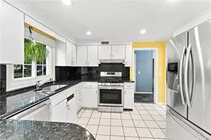 33 Old Oak Dr, Warwick, RI 02886 - Photo 20