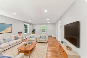 33 Old Oak Dr, Warwick, RI 02886 - Photo 10