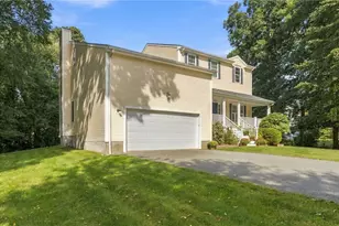 394 Westmoreland Ln, North Kingstown, RI 02874 - Photo 2