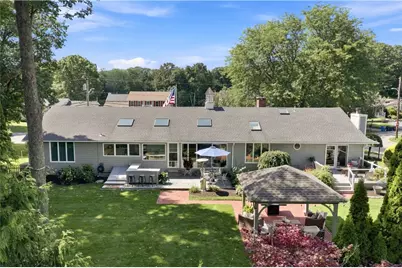 210 Wildflower Drive, Cranston, RI 02921 - Photo 4