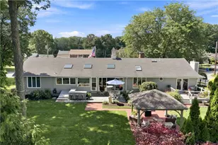 210 Wildflower Dr, Cranston, RI 02921 - Photo 4