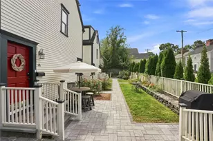 17 Bank St, Warwick, RI 02888 - Photo 2