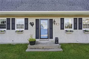 11 Linda Ave, Portsmouth, RI 02871 - Photo 4