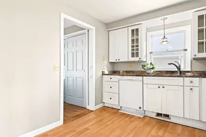 29 Glenwood Avenue, Narragansett, RI 02882 - Photo 12