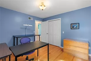 38 Lindsay Ln, Cranston, RI 02921 - Photo 42