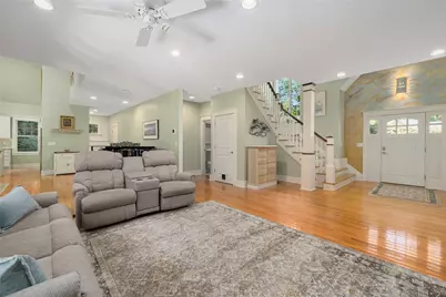 26 Thayer Avenue, Narragansett, RI 02882 - Photo 8
