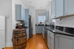 15 John St, Bristol, RI 02809 - Photo 14