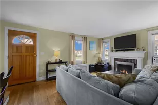 36 Becker Ave, East Providence, RI 02915 - Photo 4