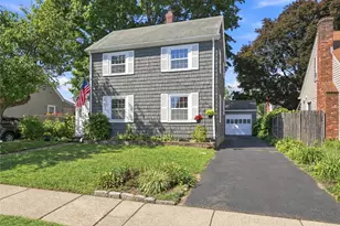 141 Rosemere Rd, Pawtucket, RI 02861 - Photo 1