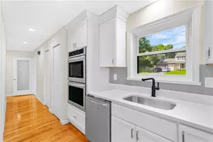 6 Acacia Ct, Coventry, RI 02816 - Photo 8
