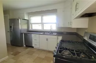 256 Matunuck Beach Rd, South Kingstown, RI 02879 - Photo 10