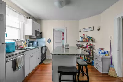 31 W Narragansett Avenue #1, Newport, RI 02840 - Photo 8