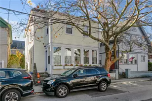 31 W Narragansett Ave, Newport, RI 02840 - Photo 1
