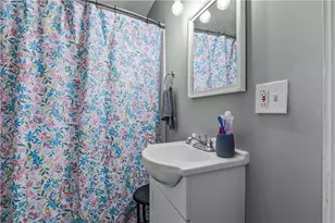 31 W Narragansett Ave, Newport, RI 02840 - Photo 16