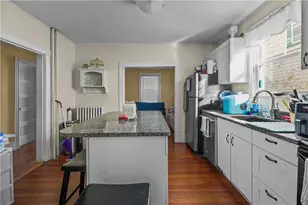 31 W Narragansett Ave, Newport, RI 02840 - Photo 10