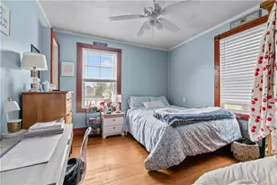 31 W Narragansett Ave, Newport, RI 02840 - Photo 12