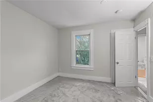 584 Weeden St, Pawtucket, RI 02860 - Photo 16