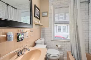 25 Hollywood Ave, Warwick, RI 02888 - Photo 10