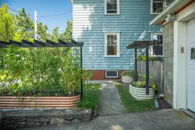 133 5th Street #1, Providence, RI 02906 - Photo 30