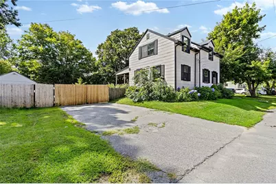 72 Dayton Avenue, Warwick, RI 02889 - Photo 4