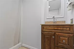 72 Dayton Ave, Warwick, RI 02889 - Photo 16
