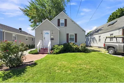 70 Overland Avenue, Cranston, RI 02910 - Photo 2