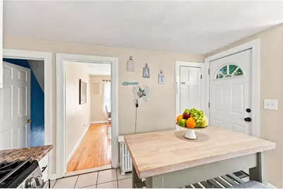 70 Overland Avenue, Cranston, RI 02910 - Photo 6