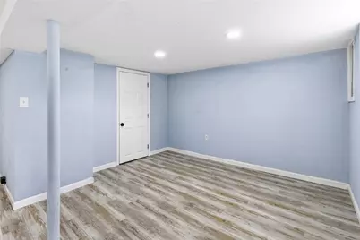 27 Hemlock Avenue, Cranston, RI 02910 - Photo 22