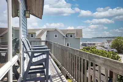 19 Briarwood Avenue, Middletown, RI 02842 - Photo 2