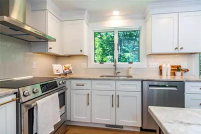 5763 Post Road, East Greenwich, RI 02818 - Photo 12