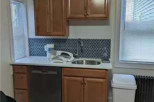 37 Ann St, Newport, RI 02840 - Photo 8