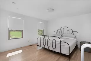 151 Hope Rd, Cranston, RI 02921 - Photo 6