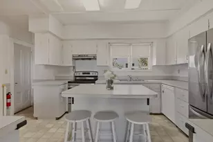 28 Merton Rd, Newport, RI 02840 - Photo 16