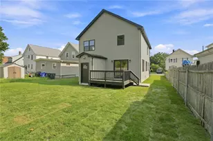 135 Owen Ave, Pawtucket, RI 02860 - Photo 42