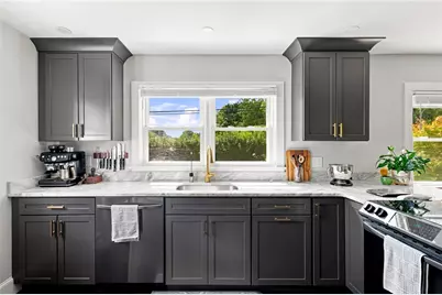 561 Boyds Lane, Portsmouth, RI 02871 - Photo 8