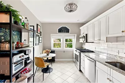 8 Everett Street #3, Newport, RI 02840 - Photo 6