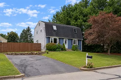 2 Medieval Way, West Warwick, RI 02893 - Photo 4