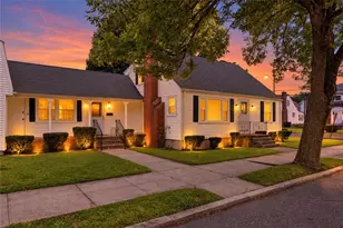 85 Moorland Ave, Providence, RI 02908 - Photo 1