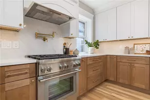 216 Spring St, Newport, RI 02840 - Photo 16