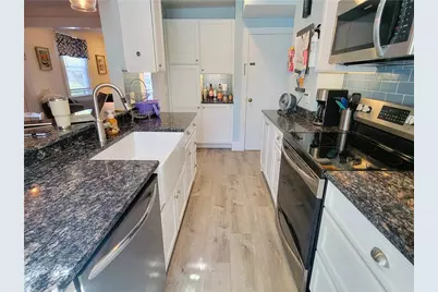 18 Palmer Street, Newport, RI 02840 - Photo 6