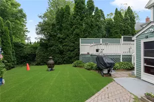 11 Lincoln Ave, Bristol, RI 02809 - Photo 6