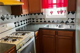 127 Sherman St, Pawtucket, RI 02860 - Photo 4