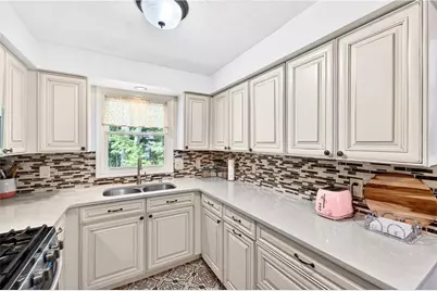 143 Oak Park Drive, North Providence, RI 02904 - Photo 10