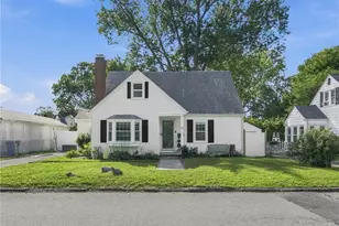 17 Boulevard Ave, Lincoln, RI 02865 - Photo 1