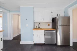 9 Cummings Rd, Newport, RI 02840 - Photo 10