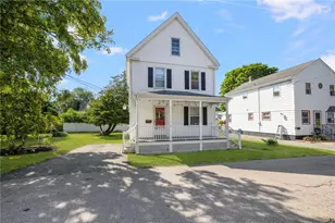 9 Cummings Rd, Newport, RI 02840 - Photo 2