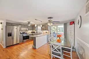 24 Arden Ct, Warwick, RI 02889 - Photo 4