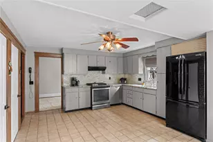 294 Washington St, West Warwick, RI 02893 - Photo 10